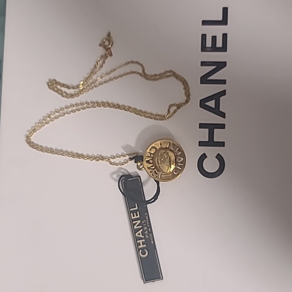 Chanel charm with chain - Picture 4 of 7